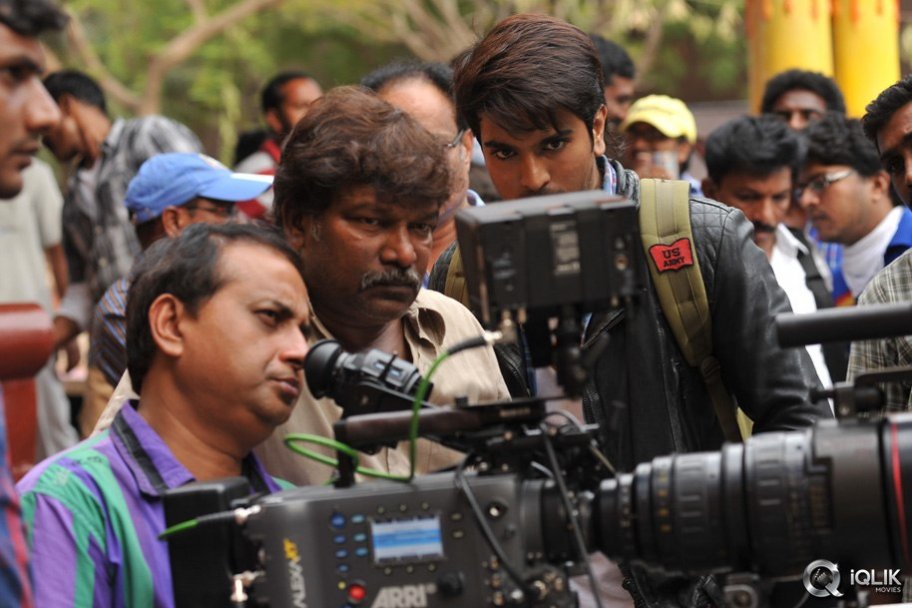 Govindhudu Andari Vaadele